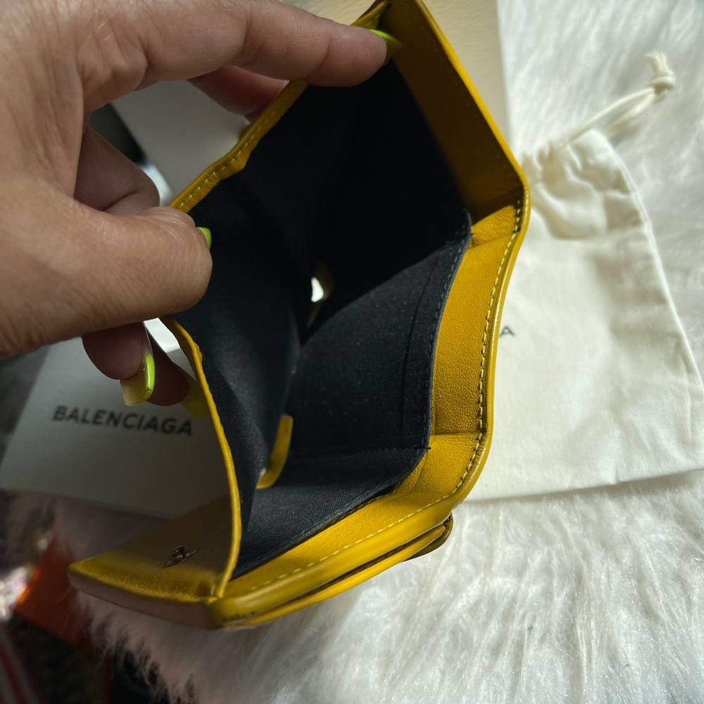Balenciaga Papier Leather Compact Wallet - Picture 5 of 11
